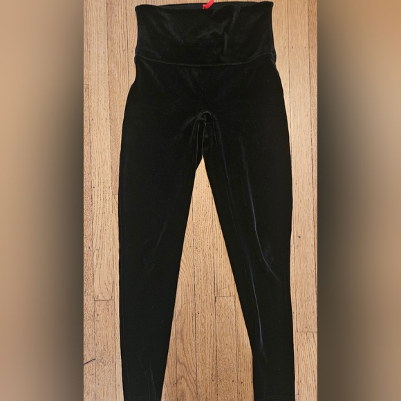 Spanx Velvet Leggings High Waisted Black - Size XL - Picture 3 of 5